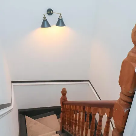 Coronation House 펜션 *