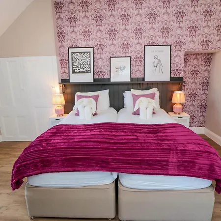 Coronation House * 스카버러