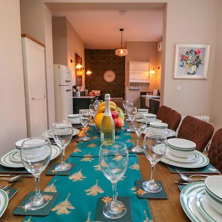 Coronation House 펜션 스카버러