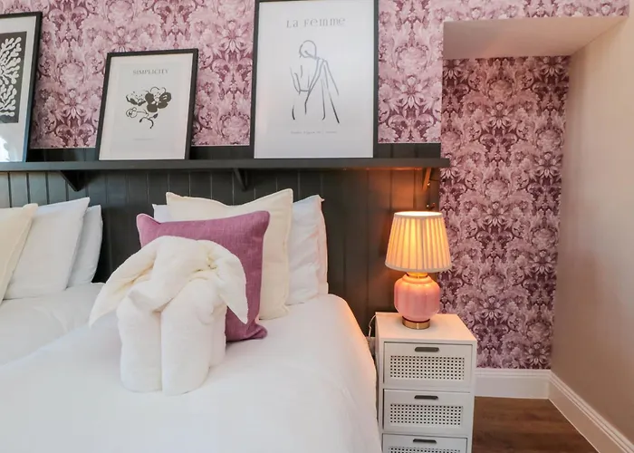 Nyaraló Coronation House